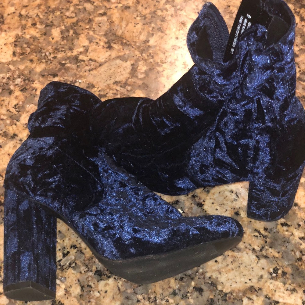 Blue fancy crushed velvet hills